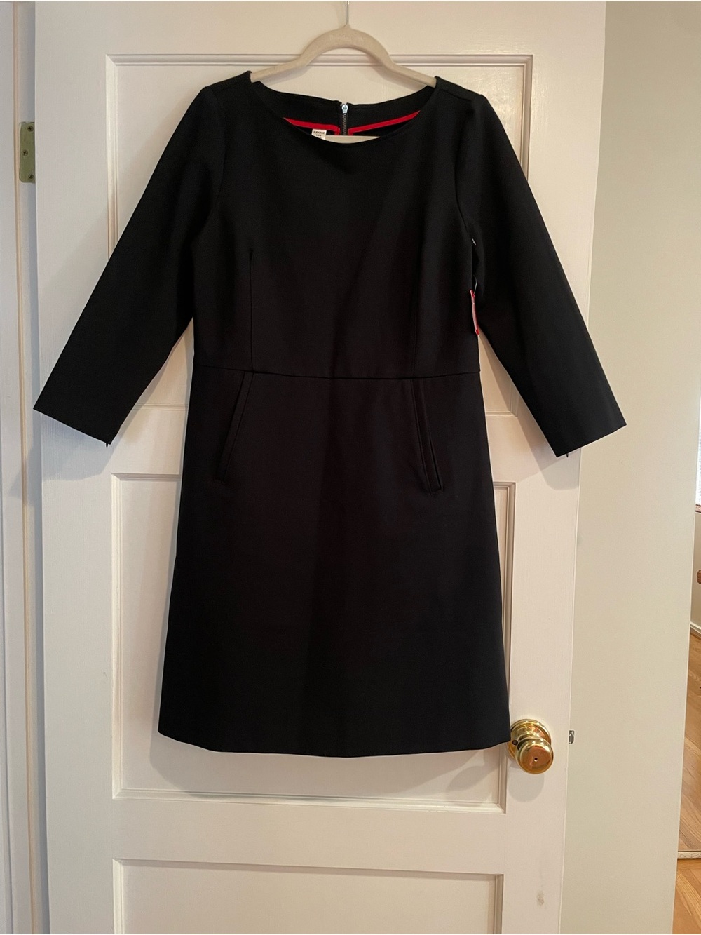 SPANX Black “perfect shift Dress” size lg nwt front pockets zip sleeve